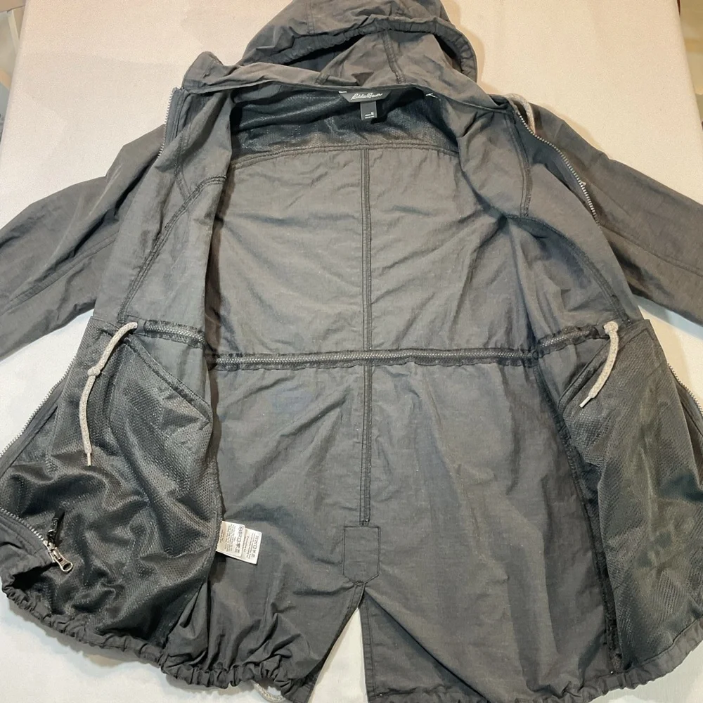 Eddie Bauer Dark Gray Rain Coat Light Parka Size M, Shell 73% Nylon Hood Pockets